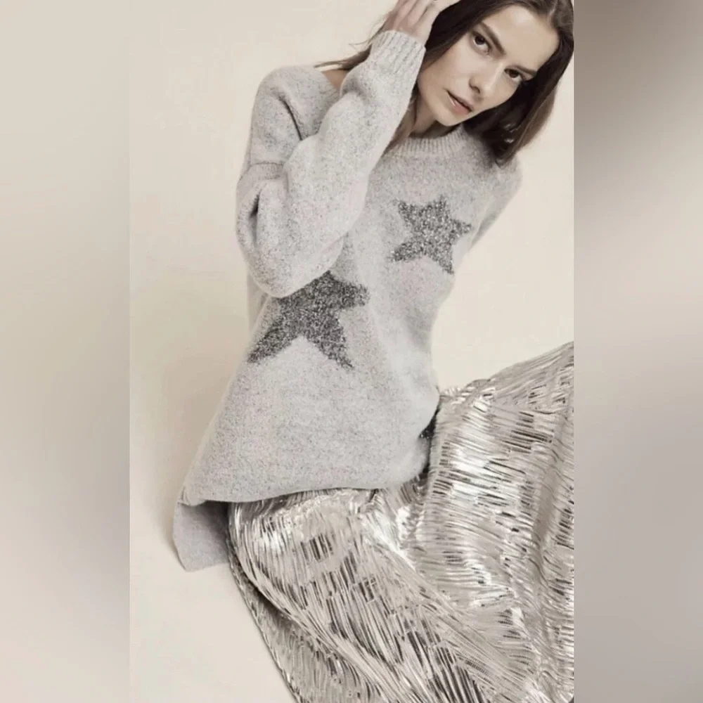 Small Anthropologie Lillie’s closet starland gray metallic long star sweater